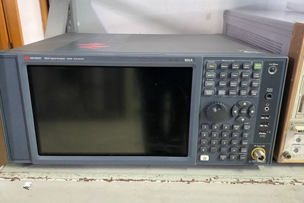 N9020B MXA 信號分析儀，10 Hz 至 26.5 GHz